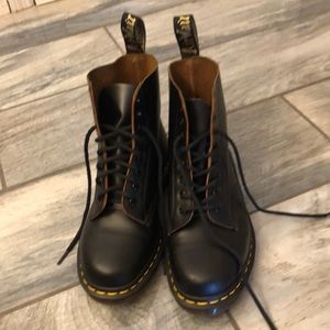 Dr Martens 1460 Boots Men Size 6 Women 8